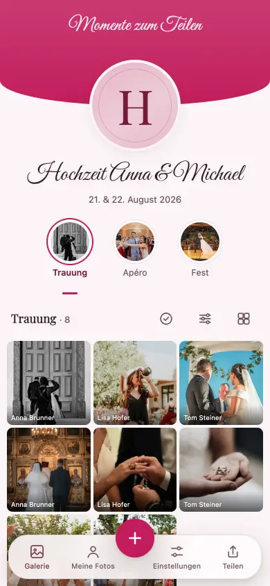 Album „Hochzeit Anna & Michael“ auf einem Telefon: Gästefotos neben der Reportage des Fotografen